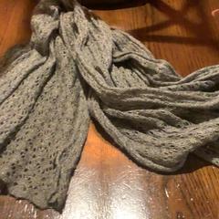 Sjaal Groen met goud, zoals gemeld door Café Leentje met iLost