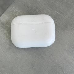 Estuche de airpods, ha sido reportado por RRReis Arriva Achterhoek-Rivierenland con iLost
