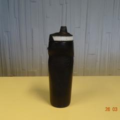 Botella de agua zwart, ha sido reportado por Gemeente Leopoldsburg con iLost