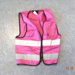 Gilet fluo roos, a été signalé par Gemeente Leopoldsburg utilisant iLost