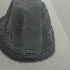 Kleding - Hoed, zoals gemeld door Regio Limburg - Leuven met iLost
