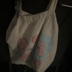 Lichte tas met een zwarte paraplu, een beker ,, como reportado ao iLost
