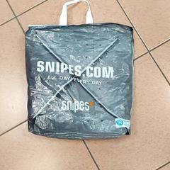 Draagtas met gaming attributen, segundo informou Regio Limburg - Leuven usando iLost