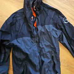 Chaqueta, segundo informou Lentekabinet usando iLost