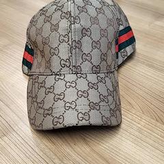 キャップ Gucci がiLostで Connexxion Noord Holland Noord Hoorn によって報告されました