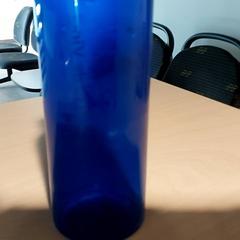 Garrafa para beber, como reportado por Centraal magazijn utilizando o iLost