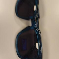 Gafas de sol Blauw, ha sido reportado por Vrije Universiteit Amsterdam con iLost