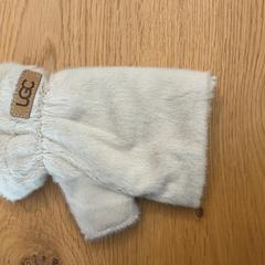 Rukavice fingerlos, naturfarben, ako bolo nahlásené Schönbrunn "Group Center" pomocou iLost