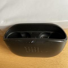 Oplader voor oortjes JBL がiLostに報告されました