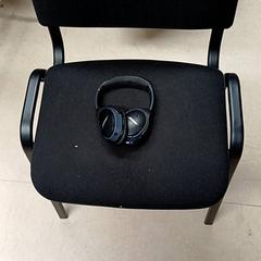 Headset Bose, som rapportert av Qbuzz GD Groningen Peizerweg ved bruk av iLost