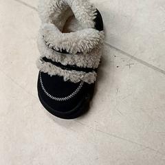 Sabates per a nens, segons ha informat Qbuzz GD Groningen Peizerweg mitjançant iLost