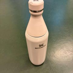 Flaske creme, som rapportert av Universiteitsbibliotheek Universiteitskwartier ved bruk av iLost