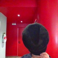 Kalap black, amint azt MEININGER Hotel Roma Termini az iLost segítségével jelentette.