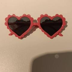 Occhiali da sole Hartvormig, come riportato da IKEA Groningen utilizzando iLost