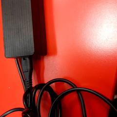 Laptop oplader, as reported by UvA REC using iLost