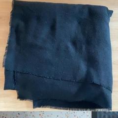 Scarf Black, rapporterat av MEININGER Hotel Köln West med iLost