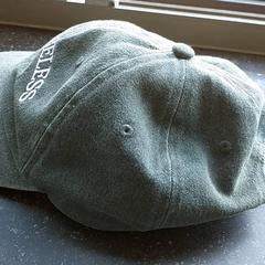 Clothing - Pet groen, as reported by Centraal magazijn using iLost