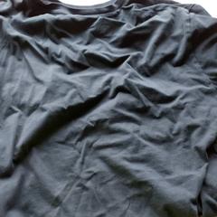 Vêtements - T shirt, a été signalé par Regio Limburg - Leuven utilisant iLost