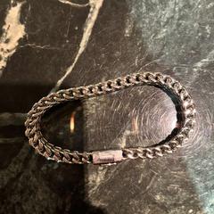 Eskumuturra Armband Tommy Hilfiger, gisa salatu by Van der Valk Duiven bij Arnhem A12 iLost erabiliz