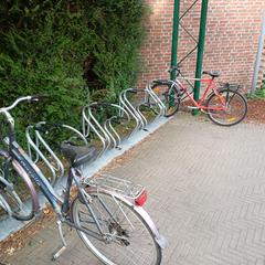自転車 metallic/rood がiLostで Stad Peer によって報告されました