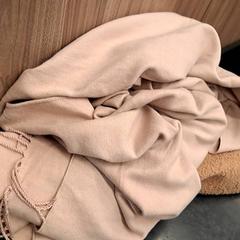 Shawl en jas, as reported by Rotterdam The Hague Airport using iLost