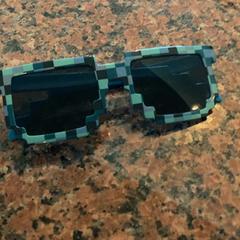 Slnečné okuliare Sunglasses, ako bolo nahlásené Pathé Nijmegen pomocou iLost