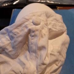 Keps blanche, rapporterat av TCL med iLost