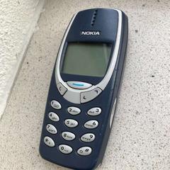 Mobilní telefon Grijs Nokia, jak nahlášeno Gemeente Baarn pomocí iLost