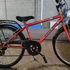 Bicicleta infantil MBM rood, segundo informou Fietsdepot Diepenbeek usando iLost