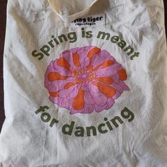 linnen tasje van flying tiger, som rapporterats till iLost