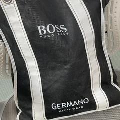 Tas met kleding , bidon etc Zwart wit, iLost를 사용하여 UMC Utrecht에 보고됨