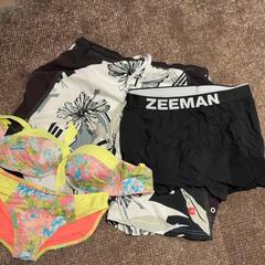 Costumi da bagno Man & vrouw, come riportato da Van der Valk Hotel Apeldoorn - De Cantharel utilizzando iLost