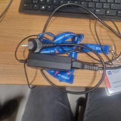 Nabíjačka prenosného počítača Black, Chicony, ako bolo nahlásené Vrije Universiteit Brussel (VUB) pomocou iLost