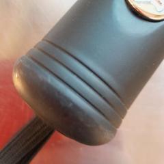 Parapluie pliant noir, a été signalé par TCL utilisant iLost