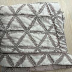 Gilet, a été signalé par Padualaan 99 utilisant iLost