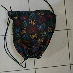 Gimnasio poltsa zwart met optekening, gisa salatu by Regio Limburg - Leuven iLost erabiliz