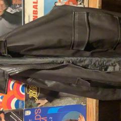 Chaqueta Leren jas bruin, segundo informou Café Leentje usando iLost