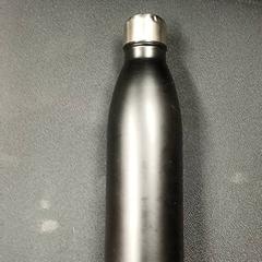 Botella de auga Zwart, segundo informou Qbuzz GD Groningen Peizerweg usando iLost