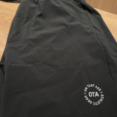 Swimming trunks Zwart, come riportato da Van der Valk Hotel Eindhoven - Best utilizzando iLost