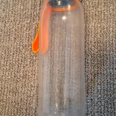 Flasche & Wasserflasche, gemeldet von Breda University of Applied Sciences Mgr. Hopmansstraat über iLost