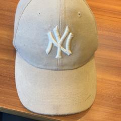 Kappe Beige, som rapportert av Pathé Rembrandt Utrecht ved bruk av iLost