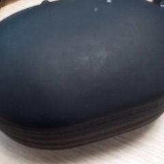 Étui pour casque Zwart, a été signalé par Qbuzz Fryslân utilisant iLost