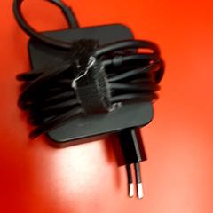 Carregador de portàtils, segons ha informat UvA REC mitjançant iLost