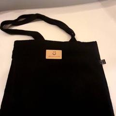 Poltsa Zwart gifts with a smile, gisa salatu by Van der Valk Hotel Schiphol iLost erabiliz