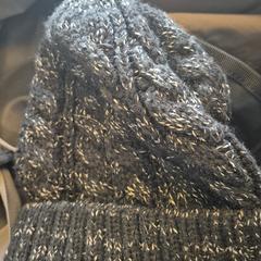 Wollen muts, som rapporterats till iLost