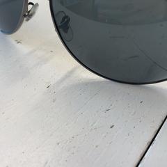 Slnečné okuliare, ako bolo nahlásené GVB pomocou iLost