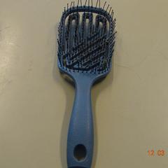 Hairbrush blauw, as reported by Gemeente Leopoldsburg using iLost