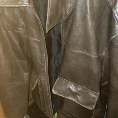 Jas brown leather, zoals gemeld door Club Nyx/Exit Café met iLost
