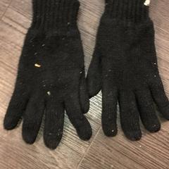 Kesztyű Zwart, amint azt Libéma Beurzen en Evenementen az iLost segítségével jelentette.