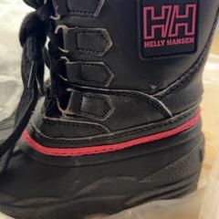 Zapato & Botas laars, ha sido reportado por Familie Resort Molenwaard con iLost